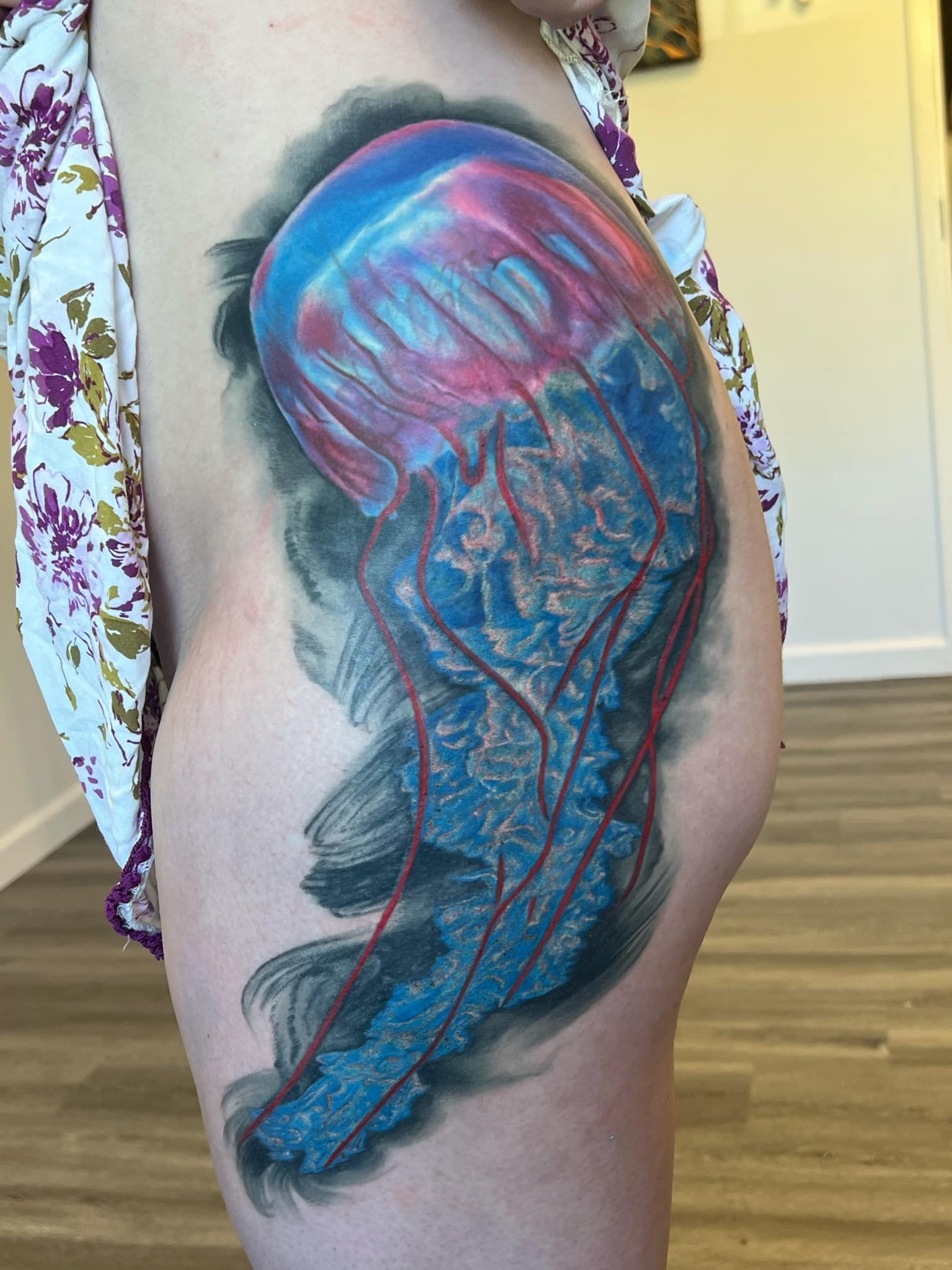 jellyfish-with-brush-strokes-tattoo-by-josh-hibbard